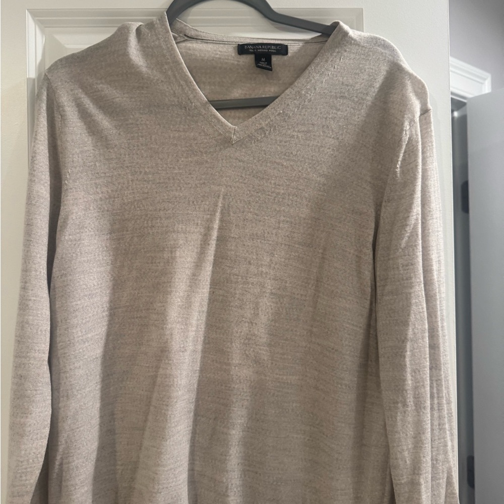 Banana Republic Light Gray V-Neck Sweater
